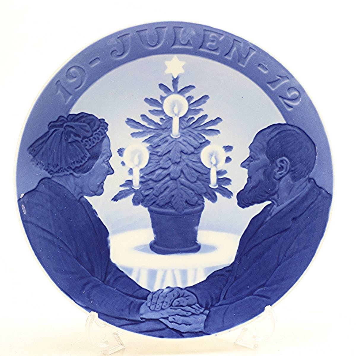 【ロイヤルコペンハーゲン】　１９１２年・イヤープレート　クリスマスツリーと老夫婦 Amazon.co.jp: 1912年 ロイヤルコペンハーゲン イヤープレート